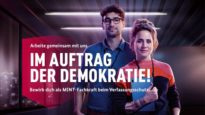 Die Aufnahme zeigt ein Kampagnenbild zum MINT-Fachgebiet, auf dem ein Mann und eine Frau zu sehen sind. (Quelle: Bundesamt für Verfassungsschutz) Die Aufnahme zeigt ein Kampagnenbild zum MINT-Fachgebiet, auf dem ein Mann und eine Frau zu sehen sind.